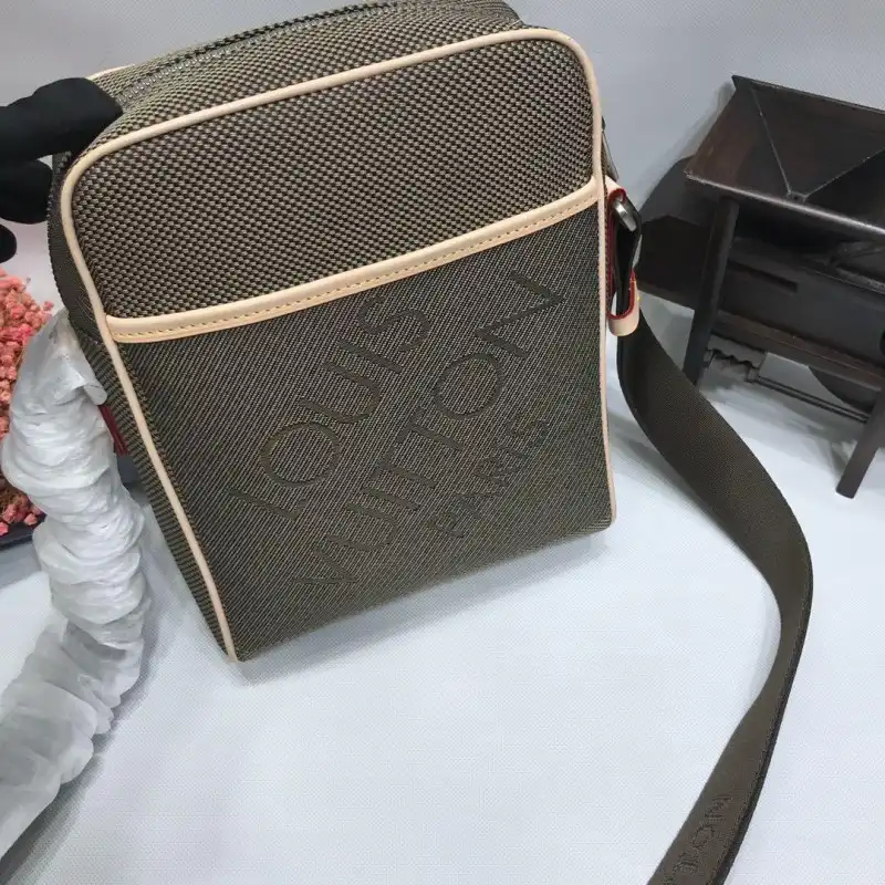 LV Bags 19B5790021