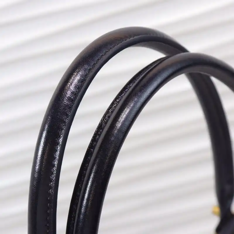 G*u*i bags 19b57g0105