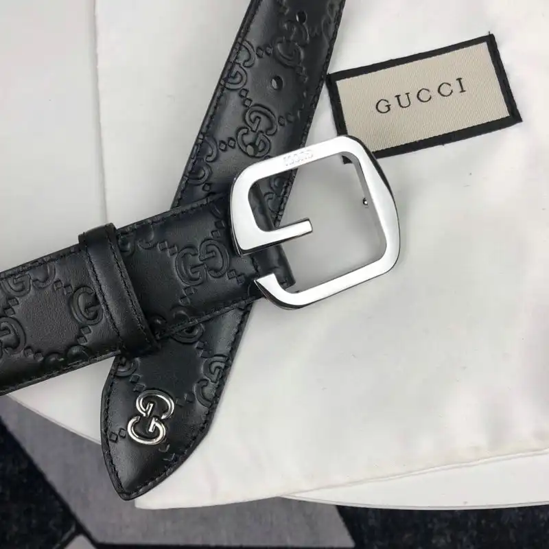 G*u*i s belt 2007xf0095