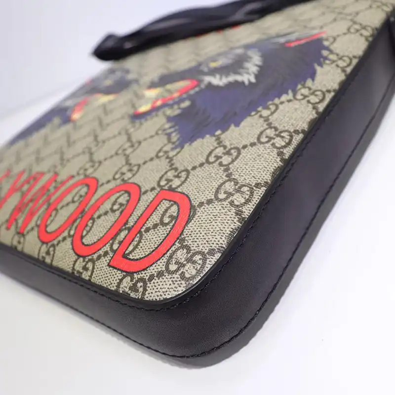 G*u*i crossbody bag 19gm0046