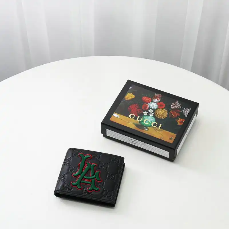 G*u*i bags 20b570280