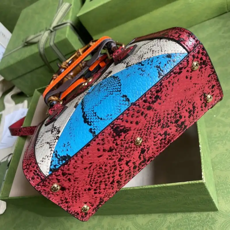 G*u*i s bags 2108ya0017