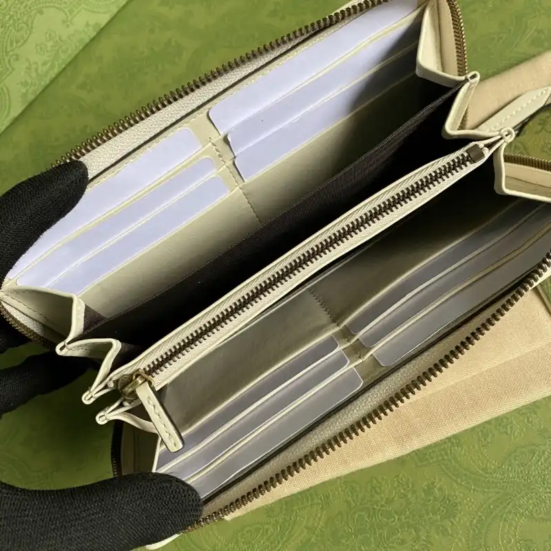 G*u*i s bags 2108ya0061