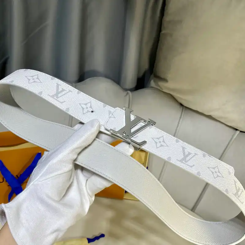 LV Belts 2111XA0035