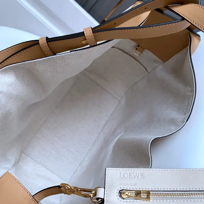 Loewe Bag 2210YA0051