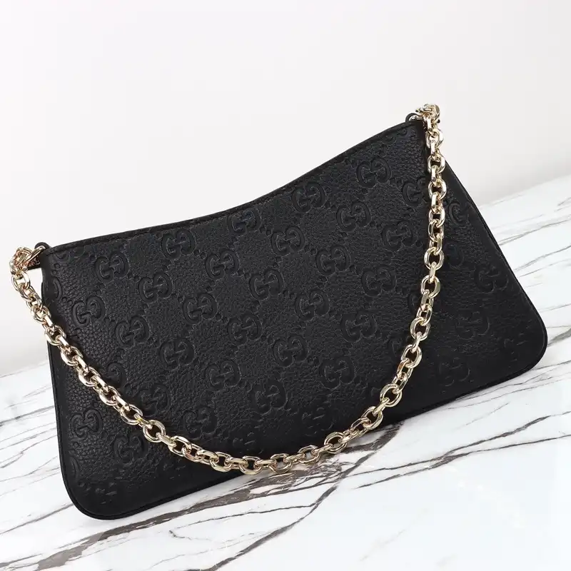 G*u*i bags 2411ya0192