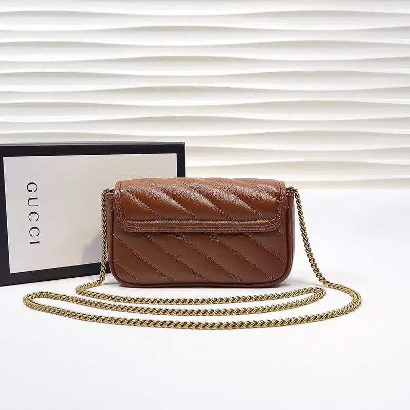 G*u*i bags 2012sh0004