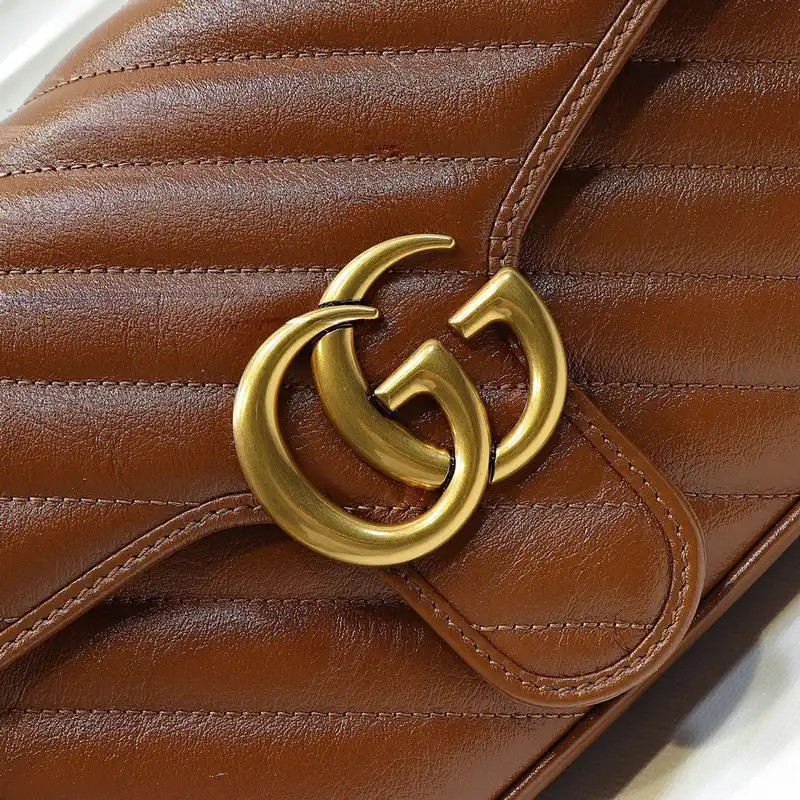 G*u*i bags 2012sh0006