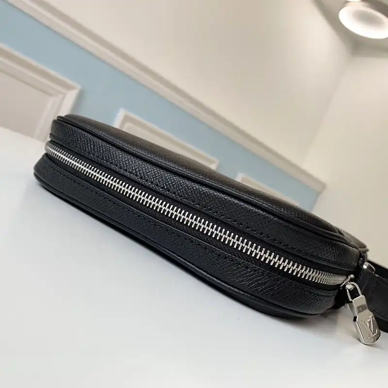 LV Bracelet 19HT0107