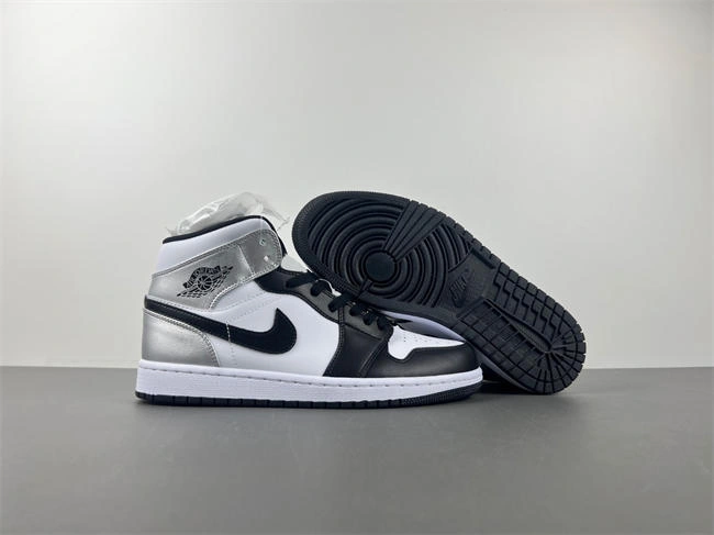 UrbanChic Air Jordan 1 Mid DQ8423- 3581
