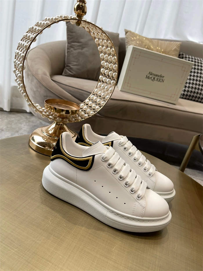 SunProtective Alexander McQueen Oversized 2591