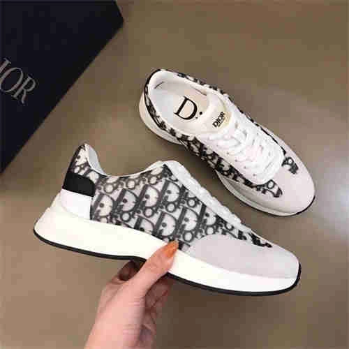 Stylish DR Sneaker 1131