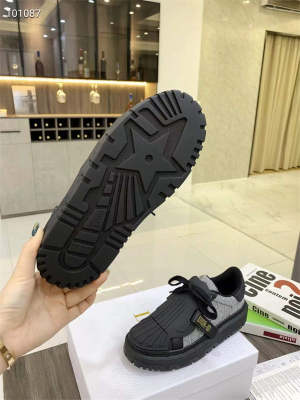 Sophisticated Dr Sneaker 1437