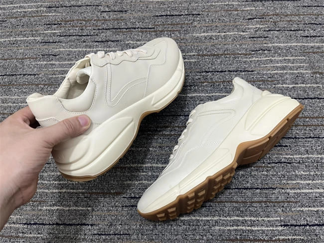 odorresistant G*u*i rhyton sneaker 261