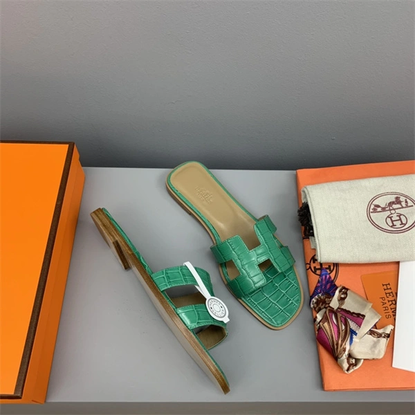 H Slipper Refined 2328