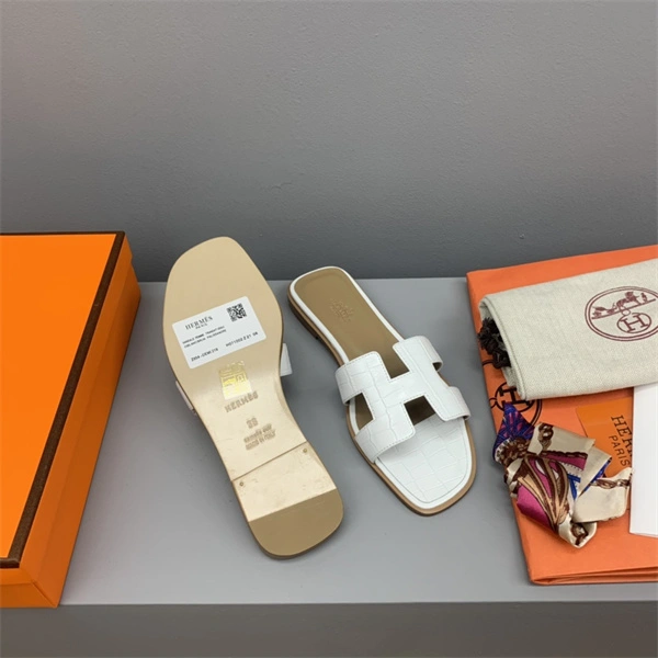 H Slipper Refined 2328