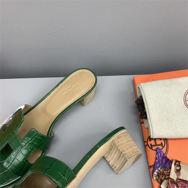 H Slipper Unisex 2365