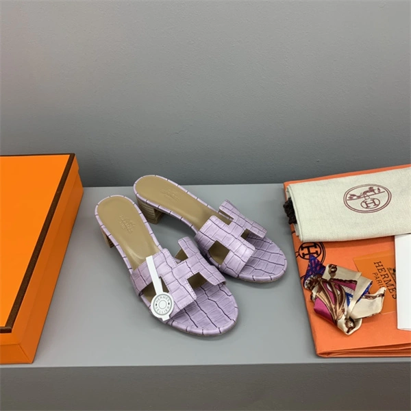 H Slipper Unisex 2365