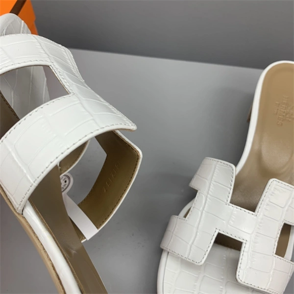 H Slipper Unisex 2365