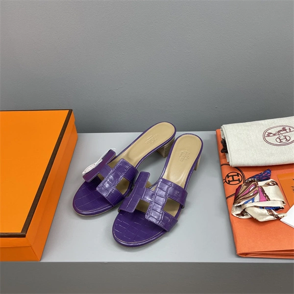 H Slipper Unisex 2365