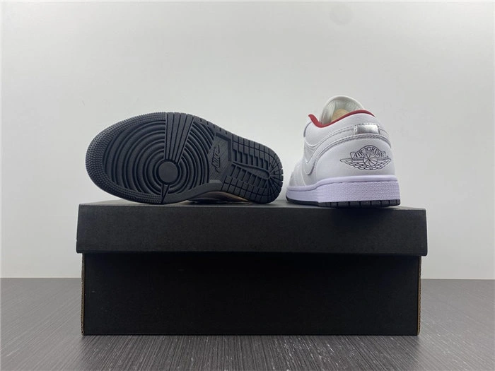 FlexibleFit Jordan1 Low SE 553560- 3727