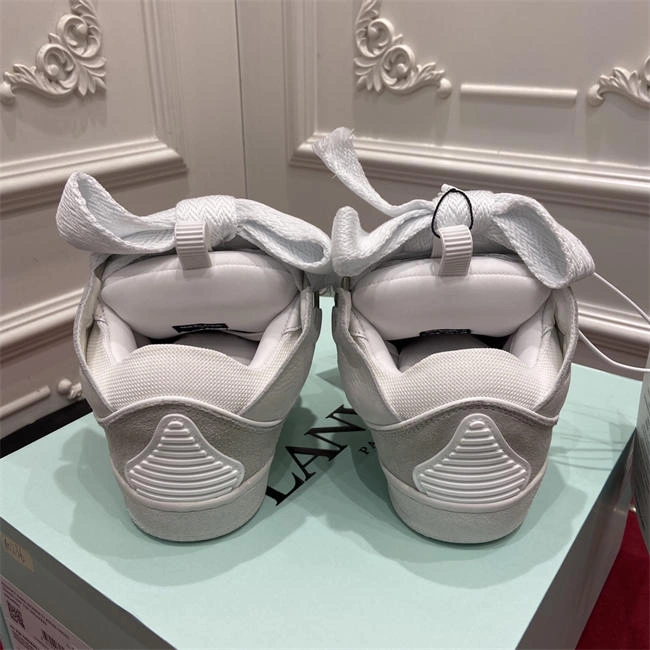 Unique Lanvon Curb Sneaker 900