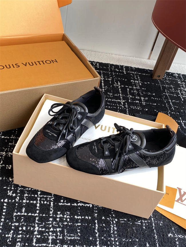 Contemporary Louis Vuitton 1660