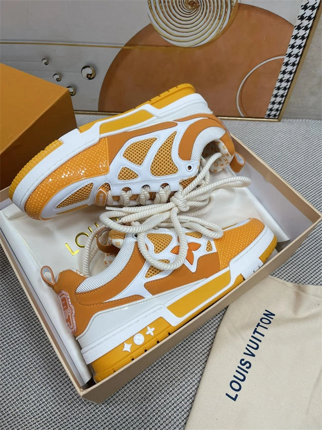 Lv Trainer Sneaker Sporty 2033