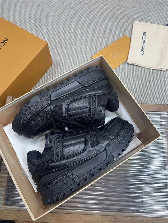 TopPick Lv Trainer Sneaker 2086