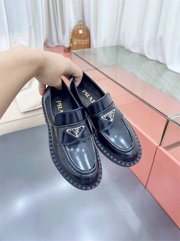 Resilient PRADA 3215