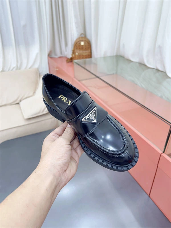 Resilient PRADA 3215