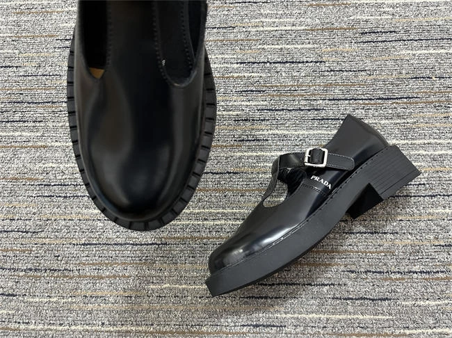 EyeCatching Prada Loafer Women 3339