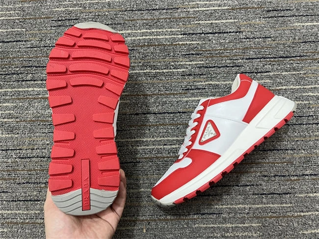 Classic Prada Sneaker 3377