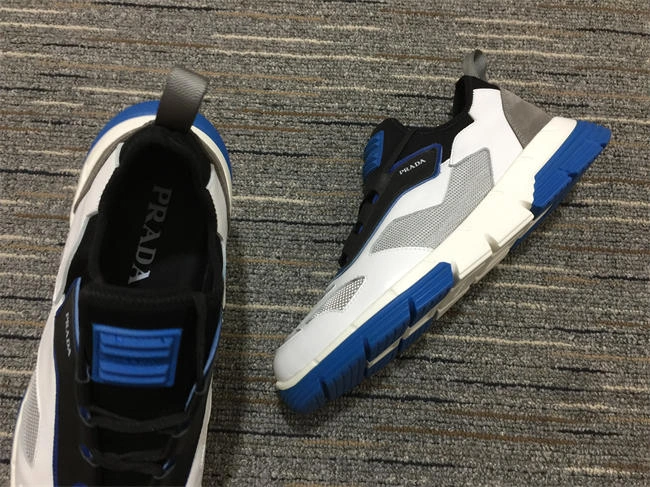 Prada Sneaker Snug 3379